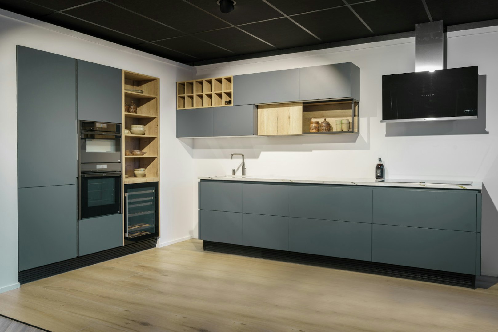 Design donkergroene hoekkeuken