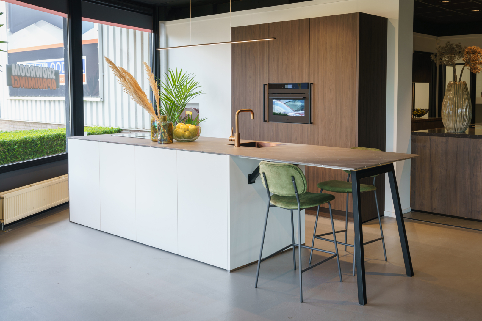 Walnoot kristal witte eilandkeuken