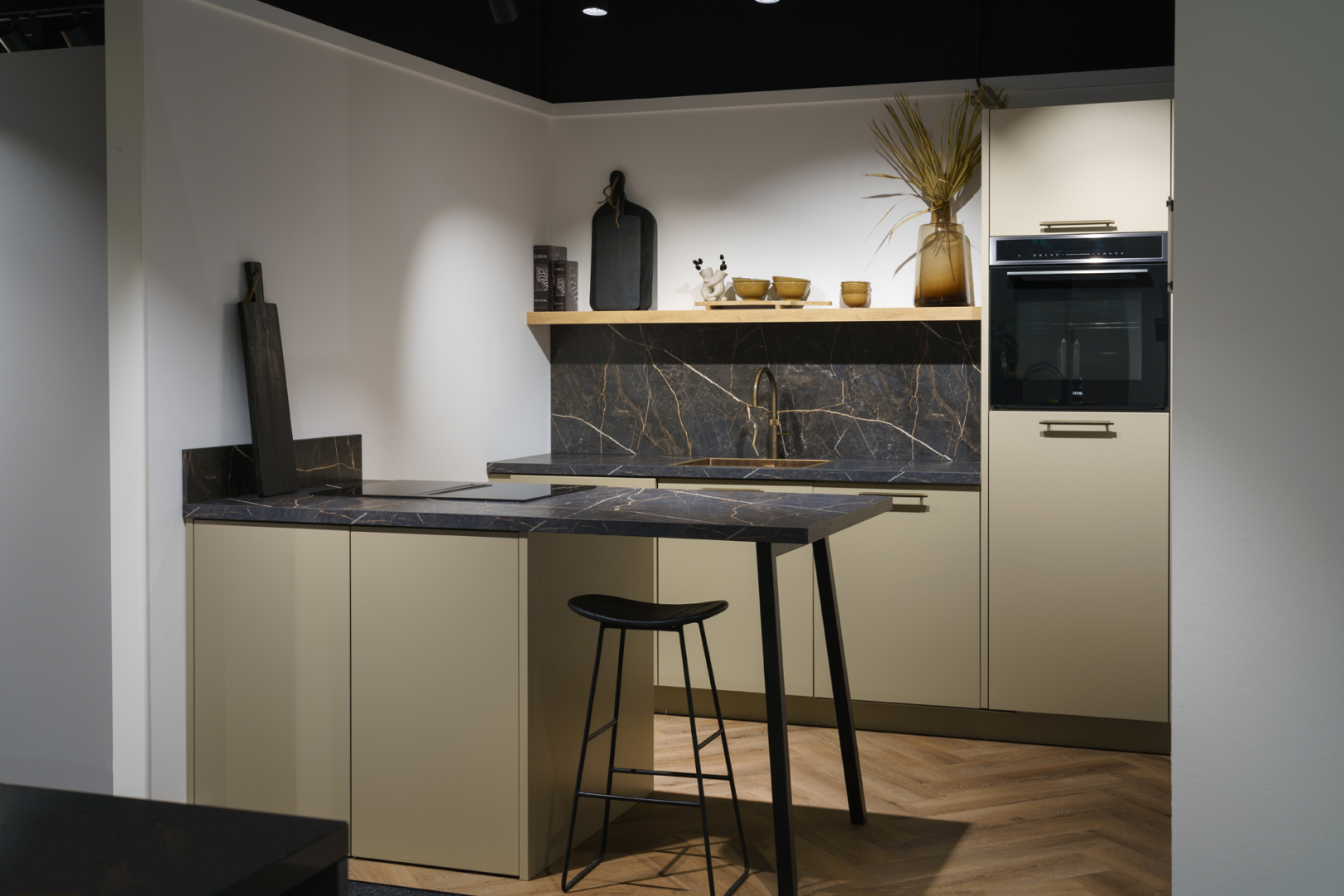 Omber Natuur bruine eilandkeuken