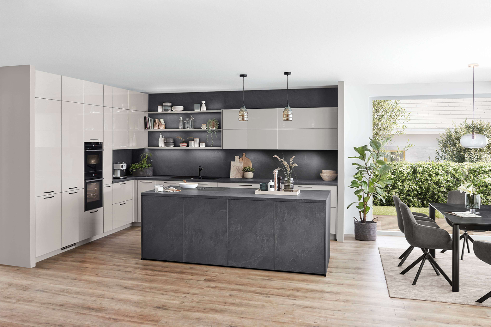 Novalux beton taupe eilandkeuken