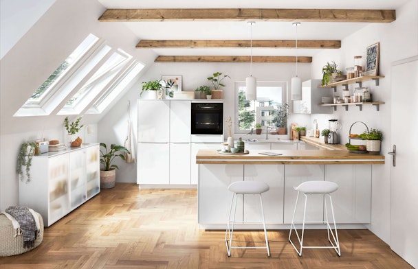 Novalux alpin wit hoogglans U-keuken