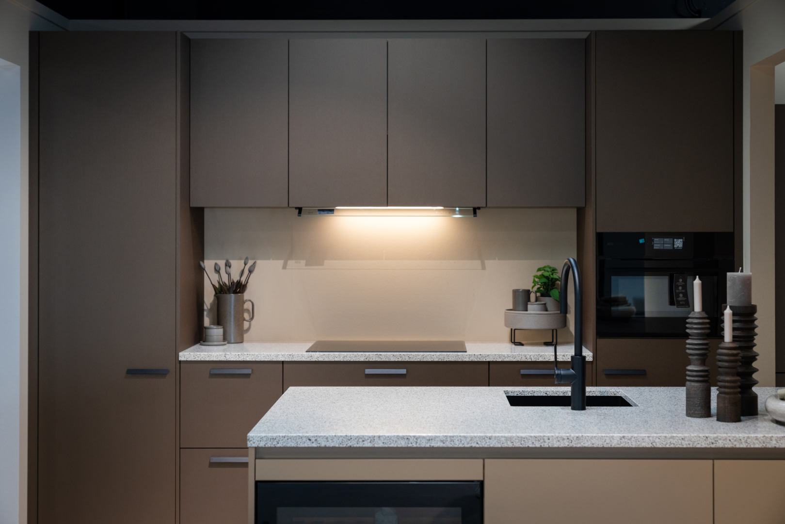 Brown steel en Caramel beige fronten