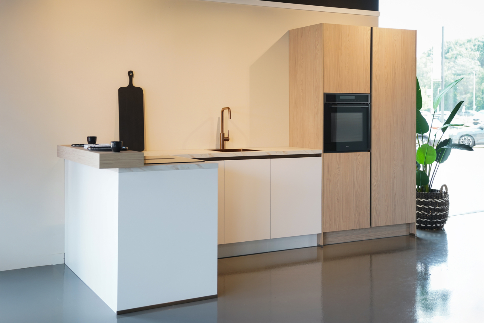 Alpin wit/Decor eiken hoekkeuken