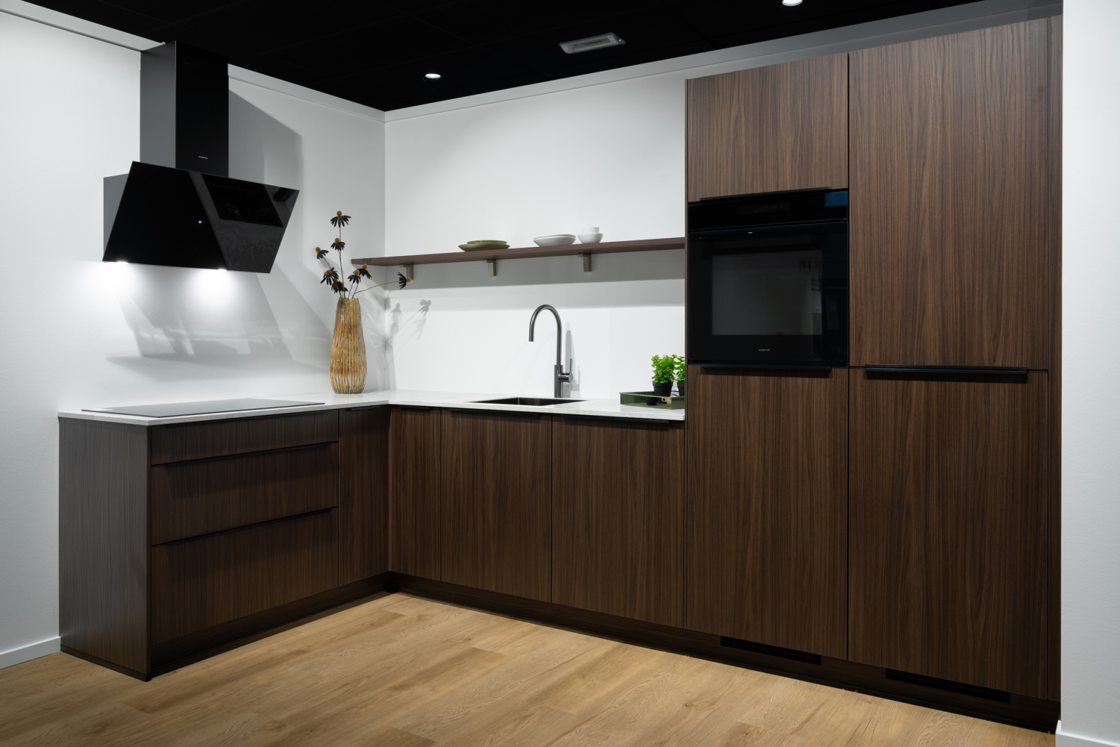 Decor Noten Milano hoekkeuken