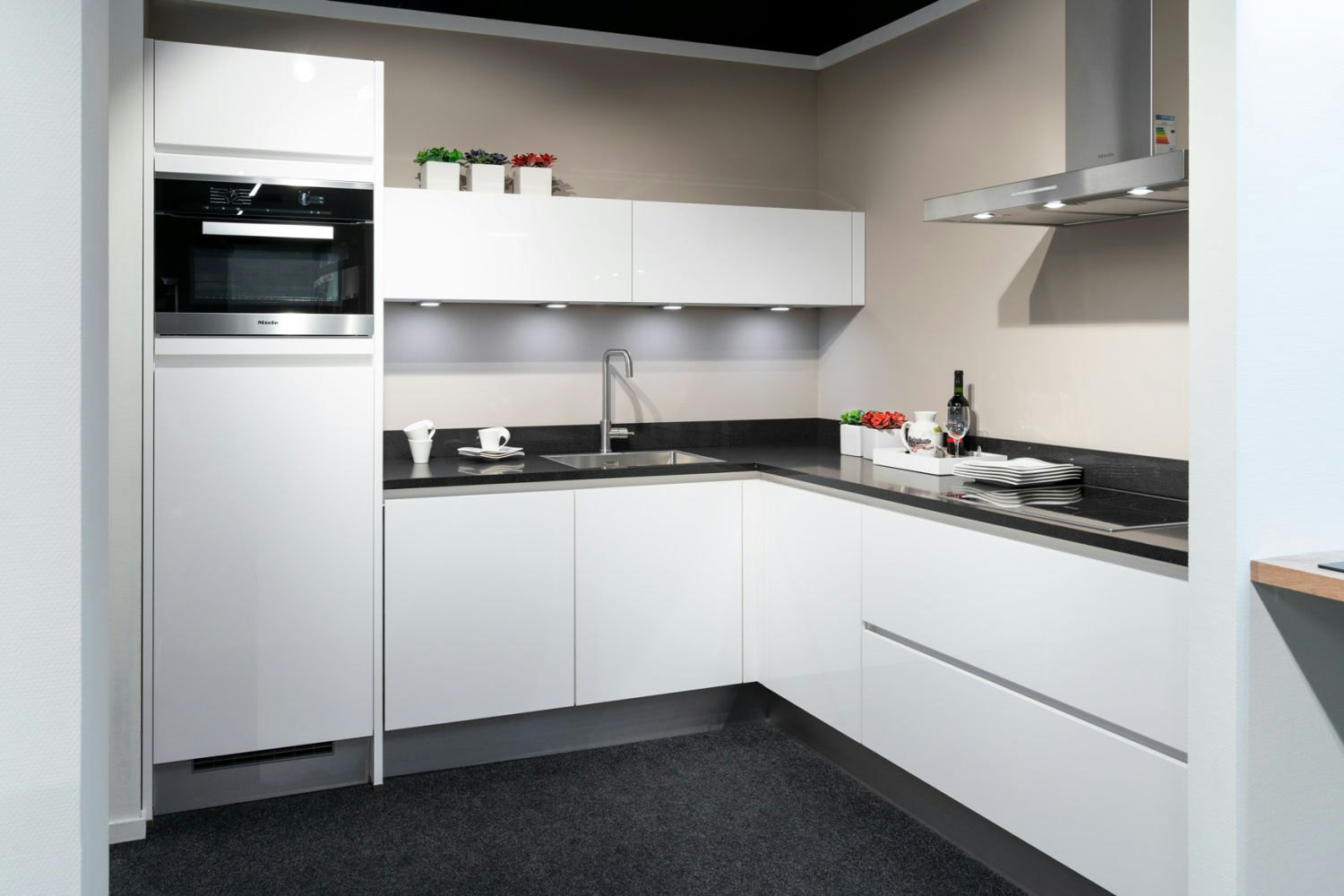 Focus Alpin glanzend witte hoekkeuken