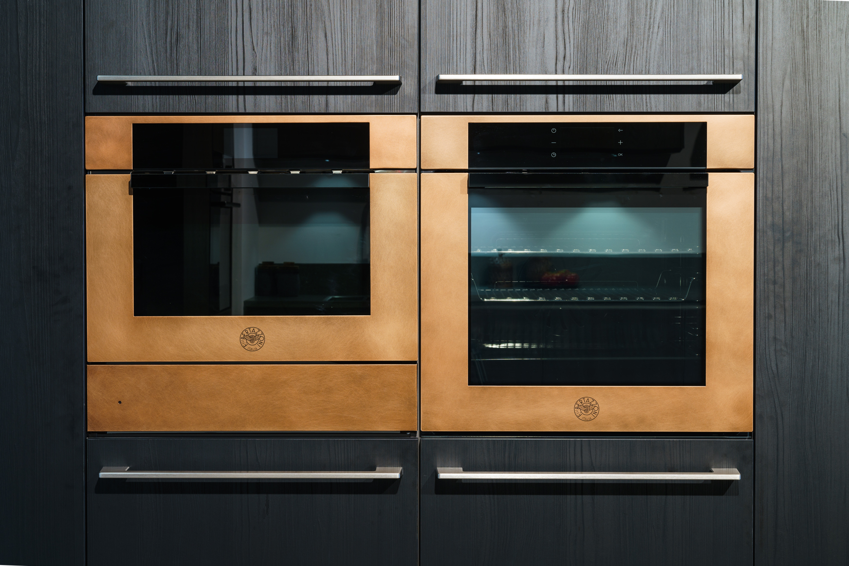 Bertazzoni combimagnetron en pyrolyse oven