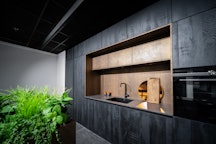 Melamine fronten in Galvano Portland / Nero Chalet