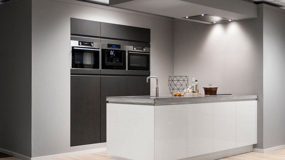 Beton witte eilandkeuken