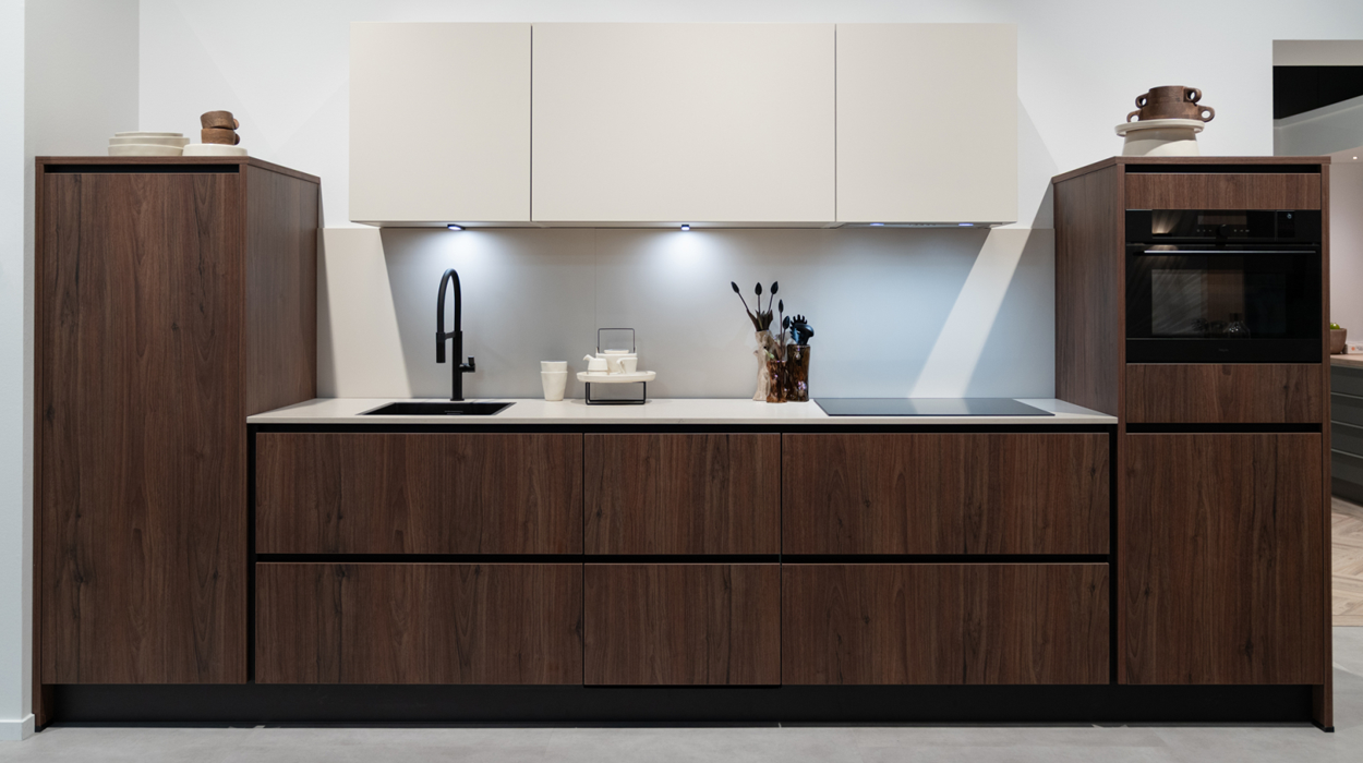 Bali noten-Magnolia rechte keuken - Keukenloods Almere