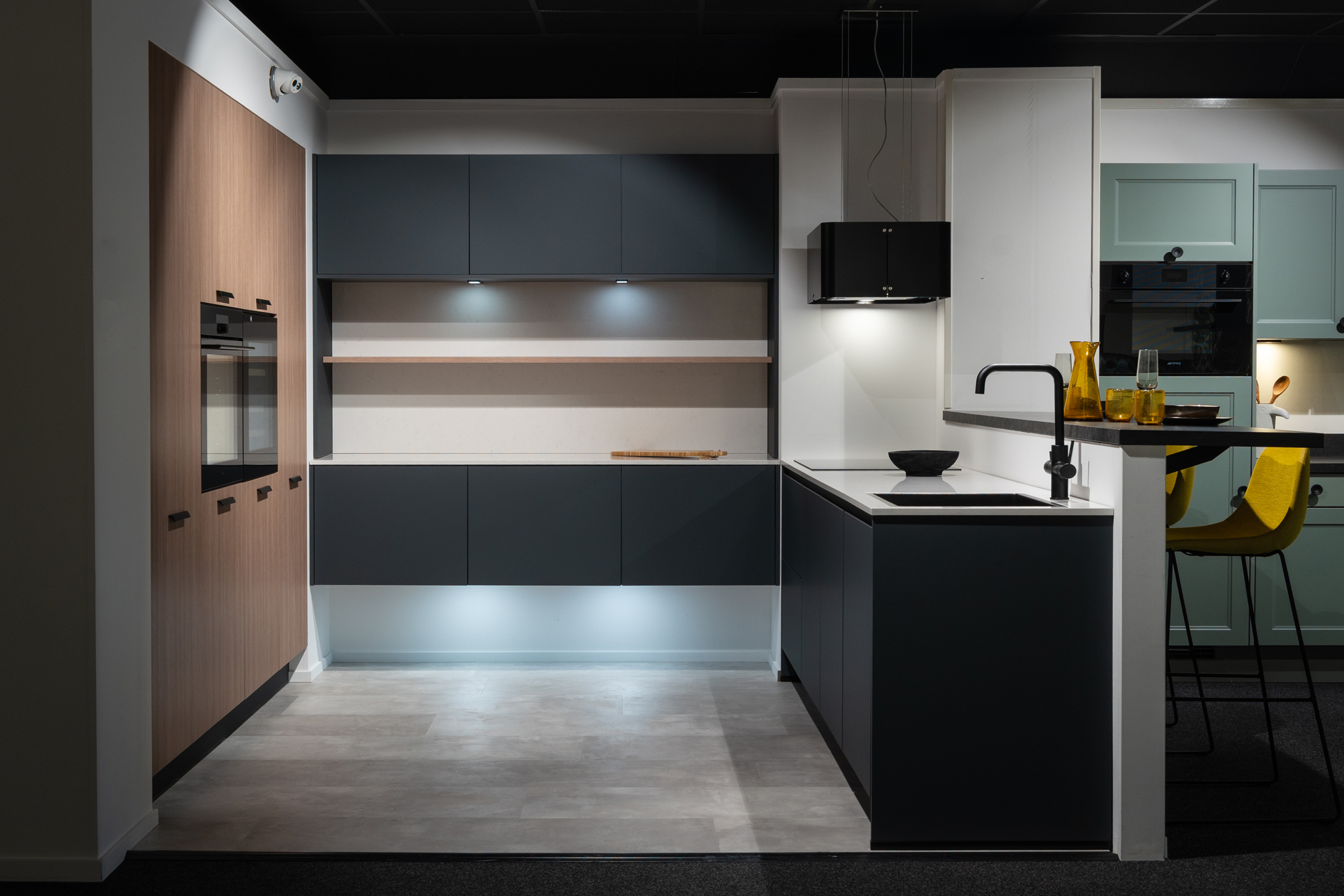 Y-MP/VU Carbon grijs/Eiken ribbelstuctuur hoekkeuken