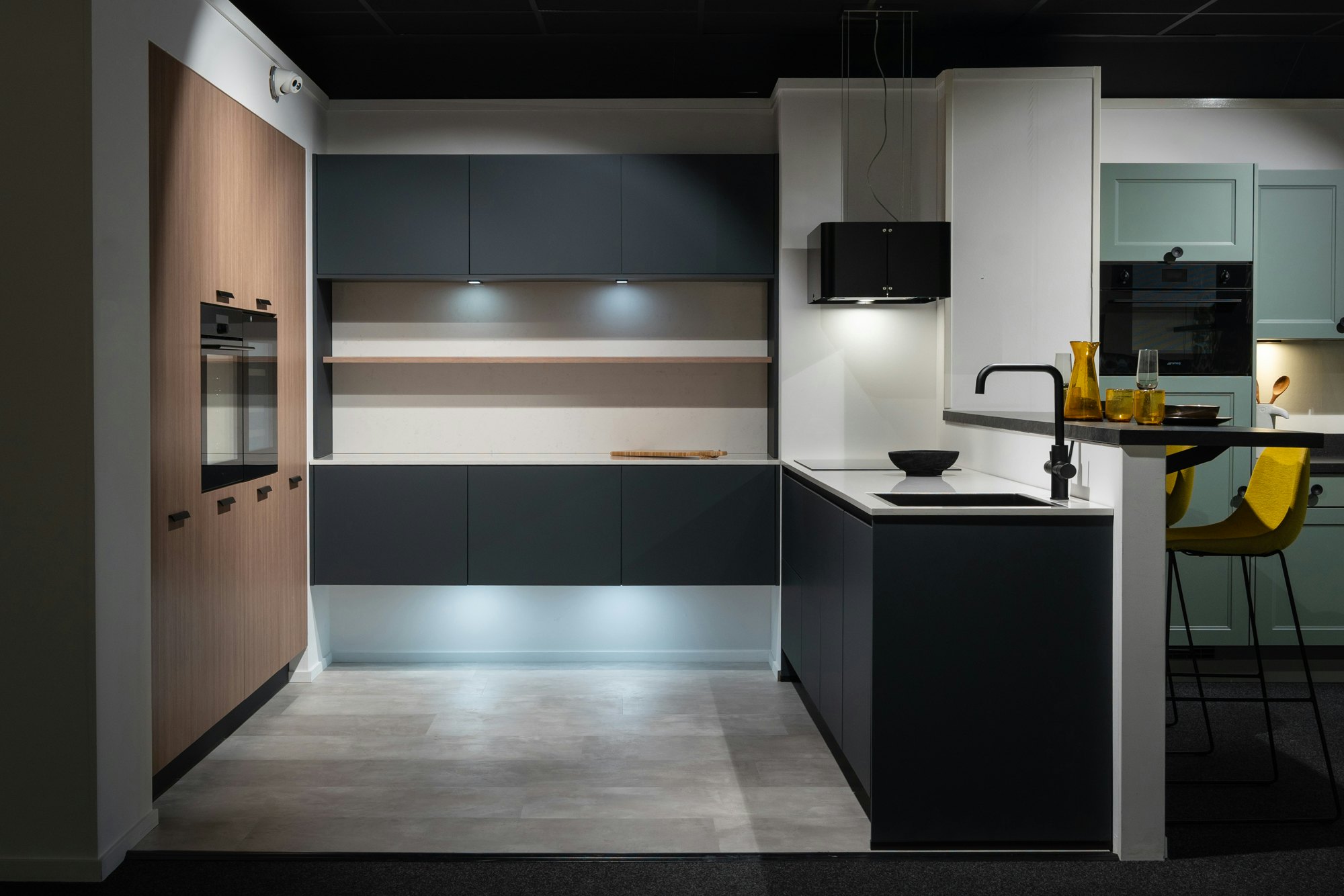 Y-MP/VU Carbon grijs/Eiken ribbelstuctuur hoekkeuken