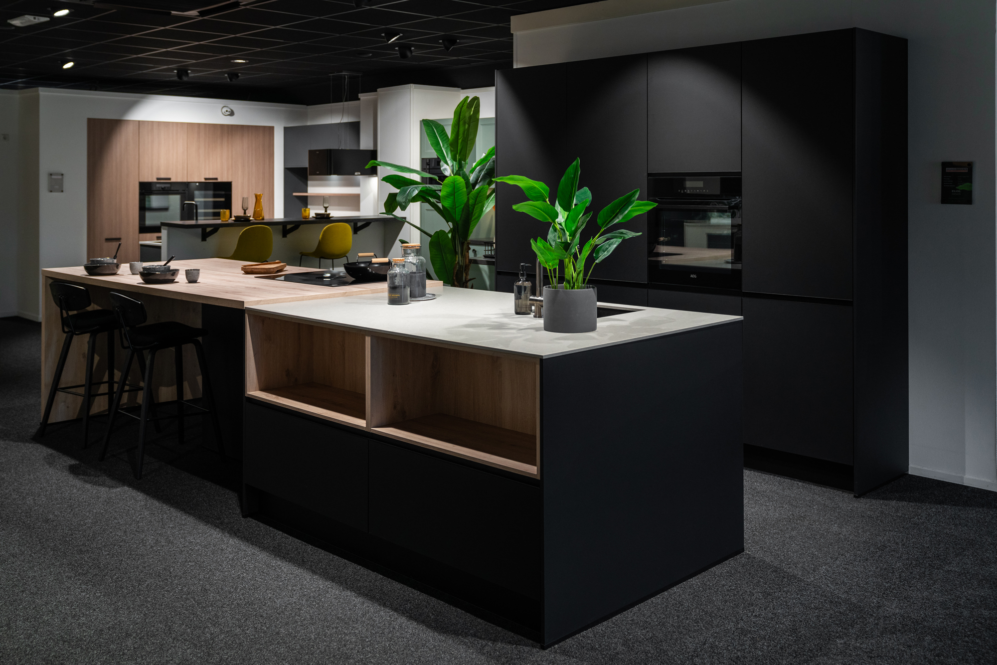 Concept 130 zwarte eilandkeuken