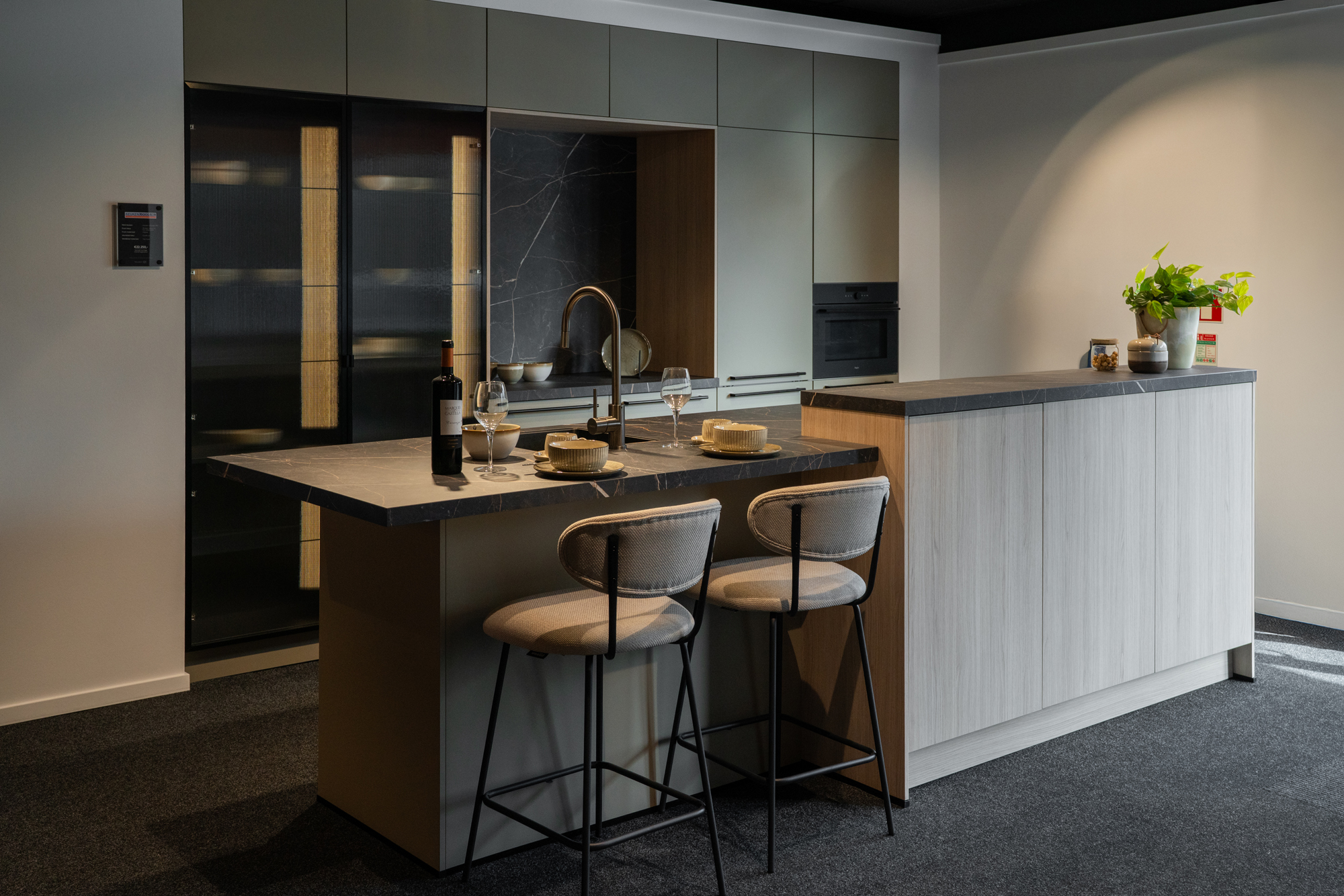 Concept 130 Omber natuur/ fijn eiken lichte eilandkeuken