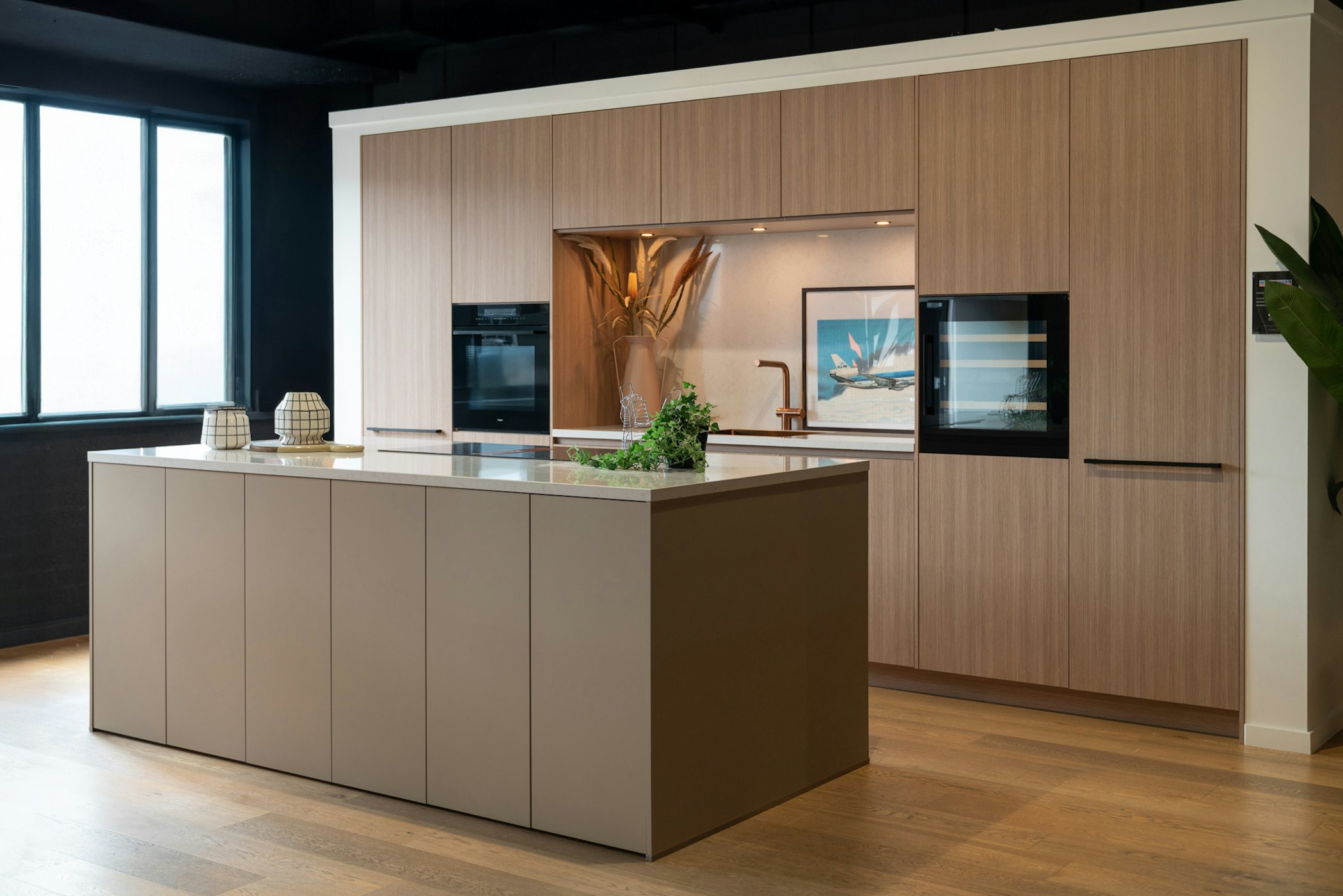 Eiken ribbelstructuur eilandkeuken
