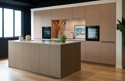 Eiken ribbelstructuur eilandkeuken