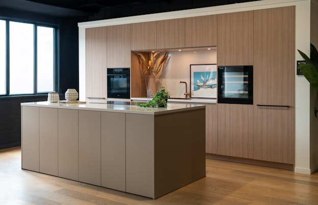 Eiken ribbelstructuur eilandkeuken