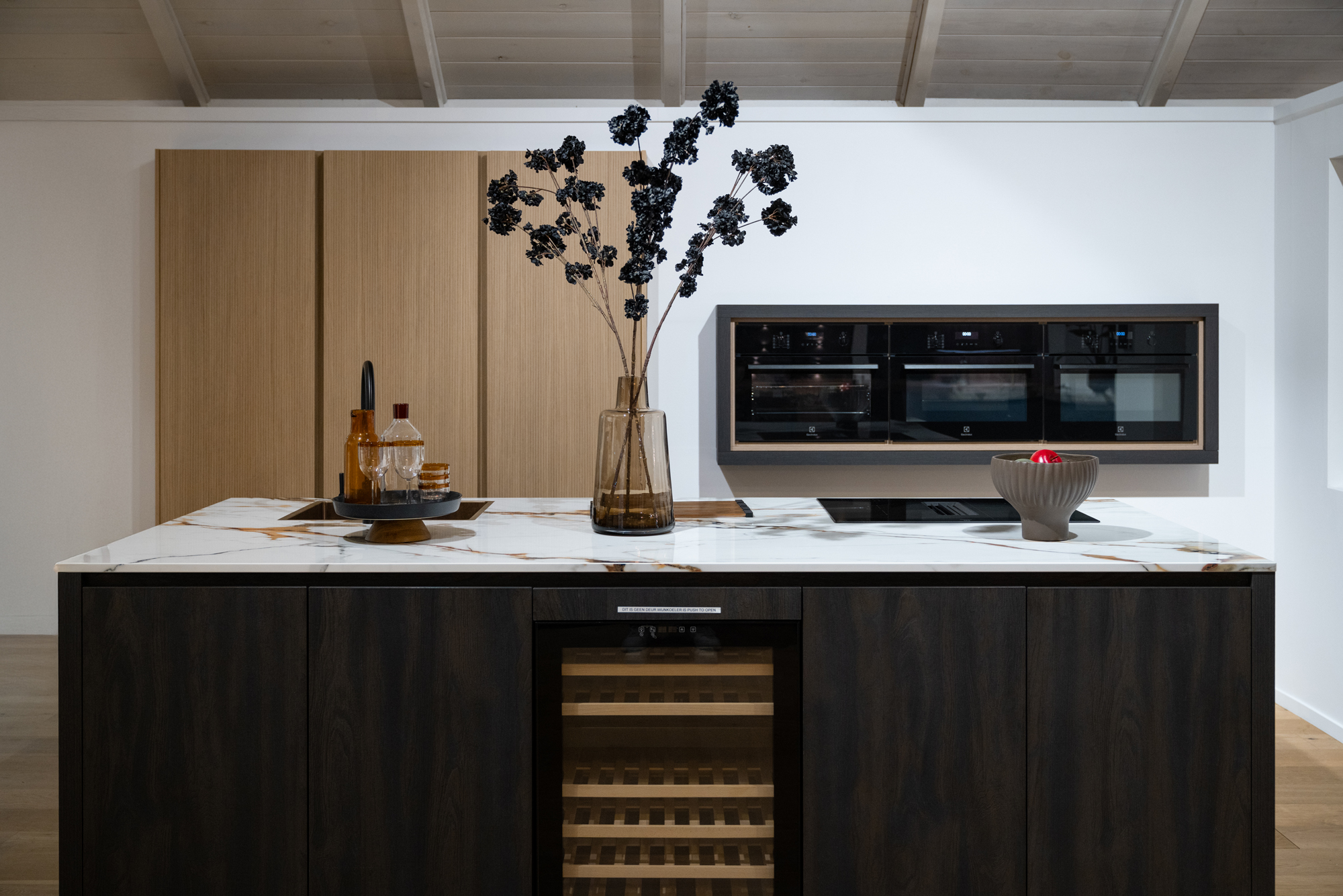 Eiken trend/Blackwood eilandkeuken