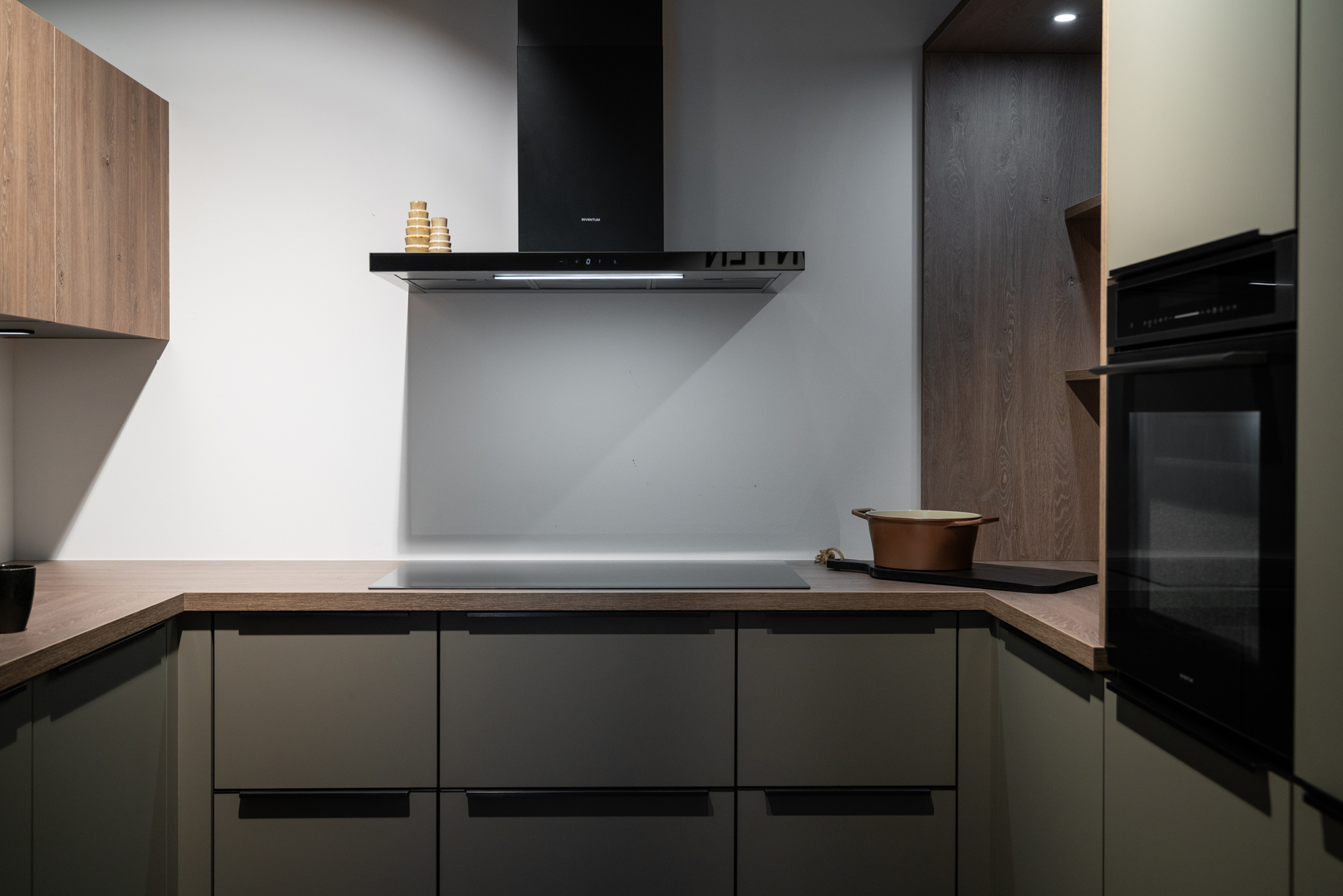 Easytouch Taupegrijze u-keuken
