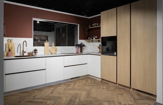 Witte premium matte hoekkeuken