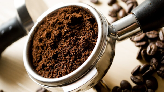 Hoeveel scheppen koffie heb je nodig voor jouw kopjes?