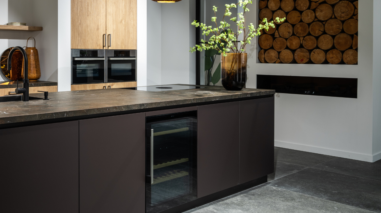 Wijnkoelkast met UV-werend glas
