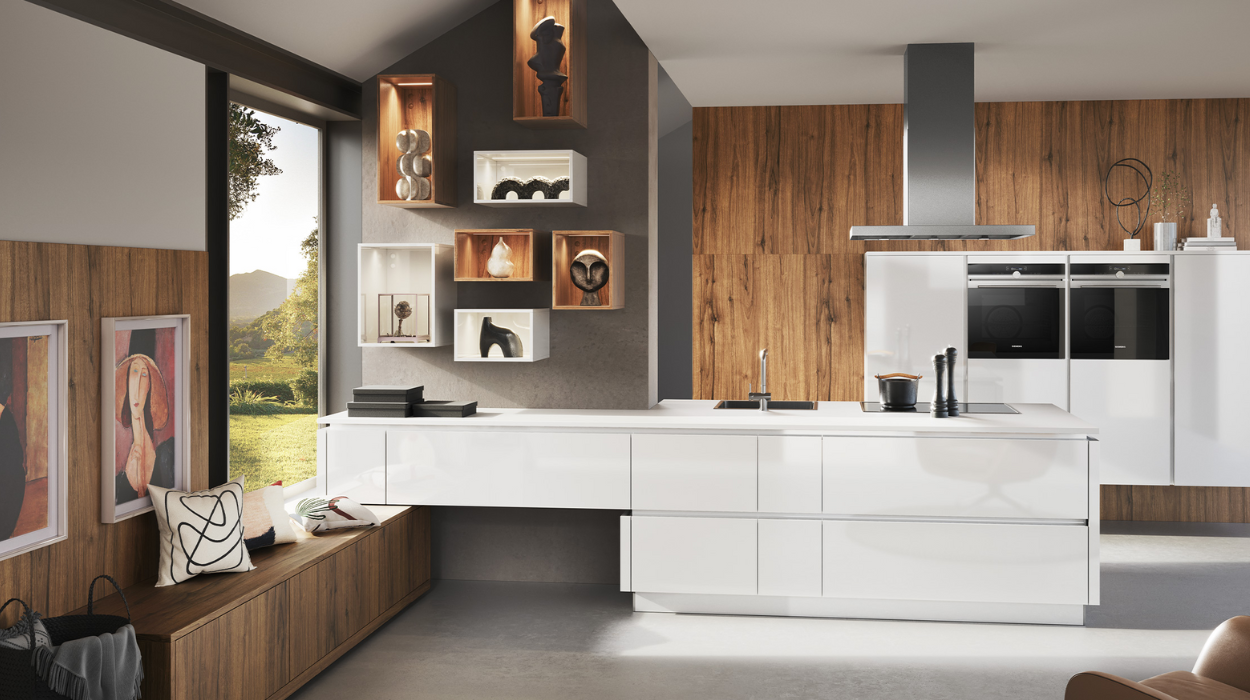 Hoogglans keuken - witte keuken - greeploze keuken - eilandkeuken - moderne keuken