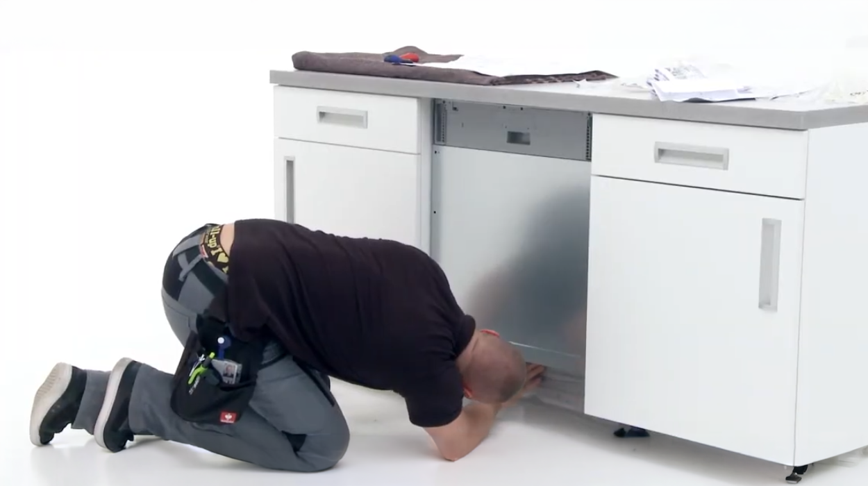 Plaats zelf jouw AEG Pro Clean vaatwasser met sleepdeur