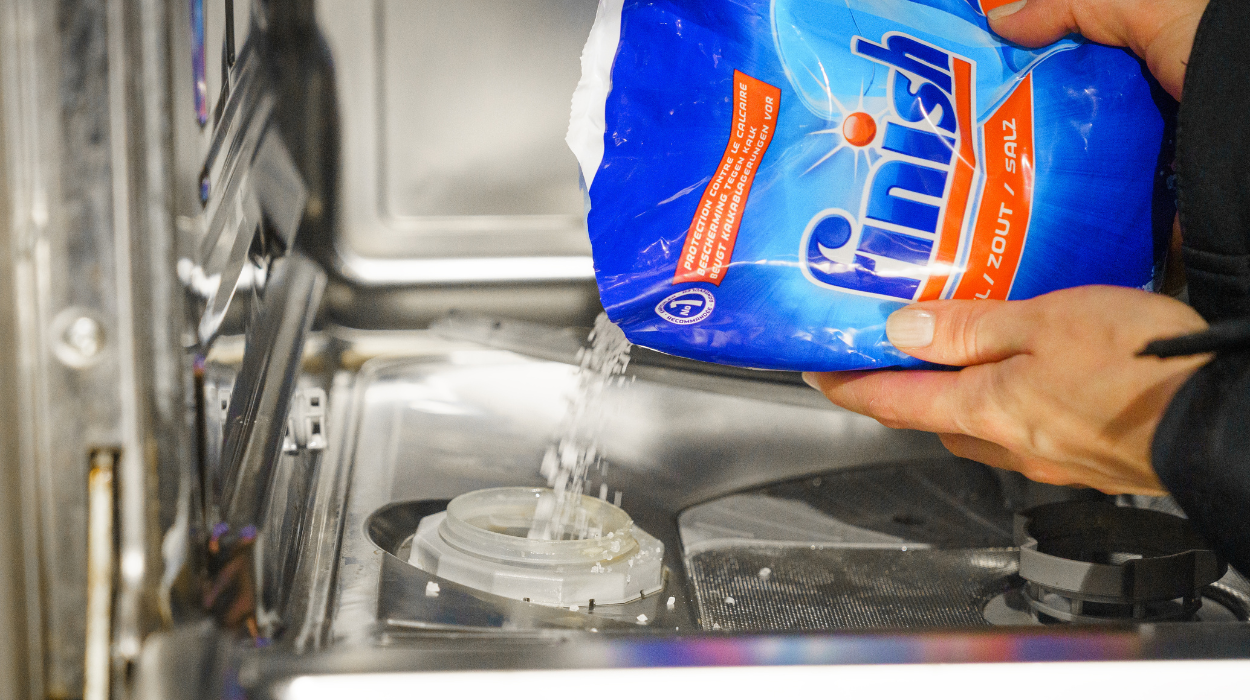Wanneer moet je het zout van de vaatwasser bijvullen?